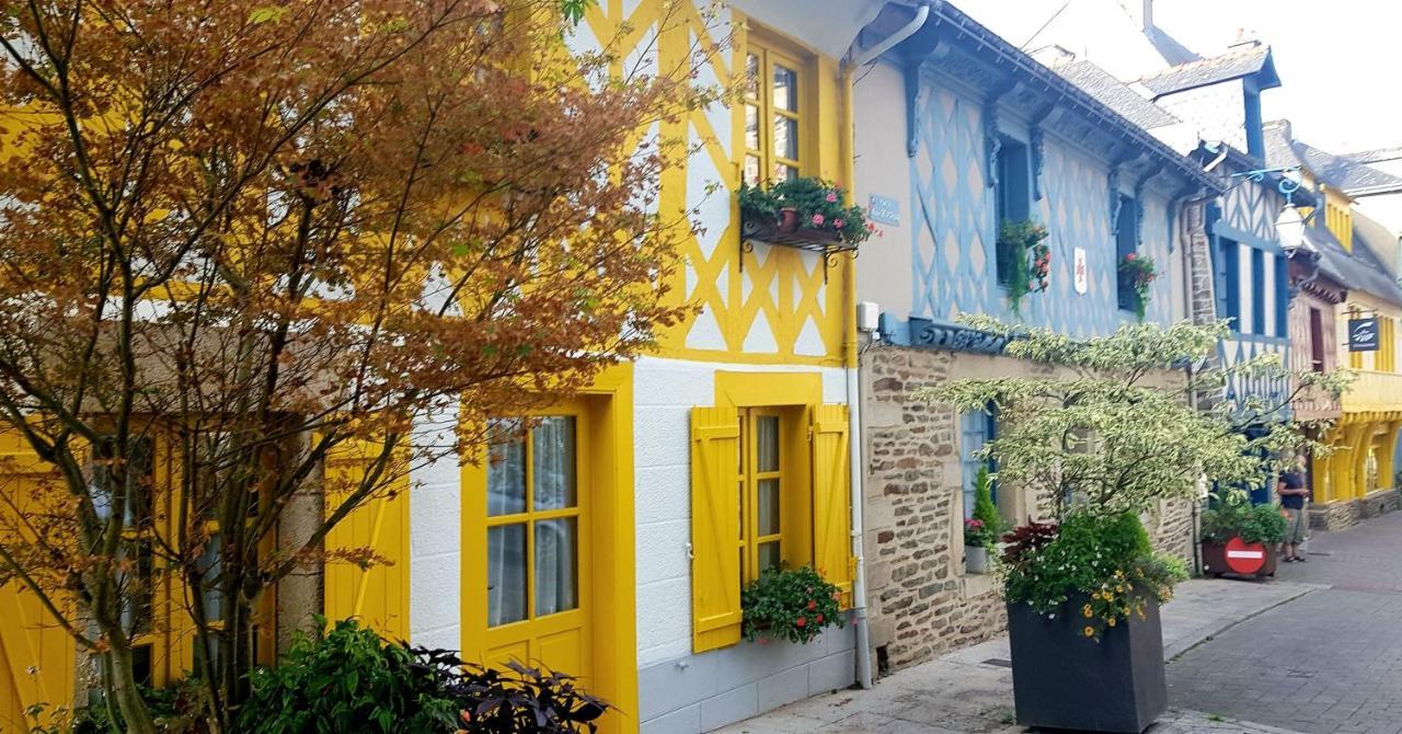 Le Vieux Moulin Gites - A Charming Stone Cottage With Garden View And Seasonal Pool Guegon Exterior photo