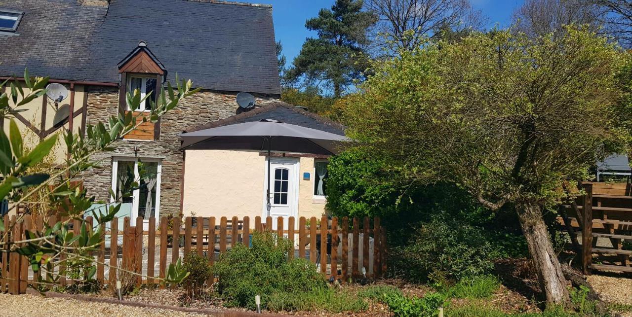 Le Vieux Moulin Gites - A Charming Stone Cottage With Garden View And Seasonal Pool Guegon Exterior photo